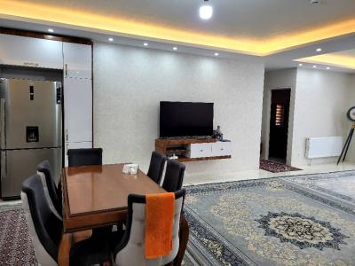 آپارتمان ۱۱۷ متری طبقه ۷ برج بهارستان رو به بلوار