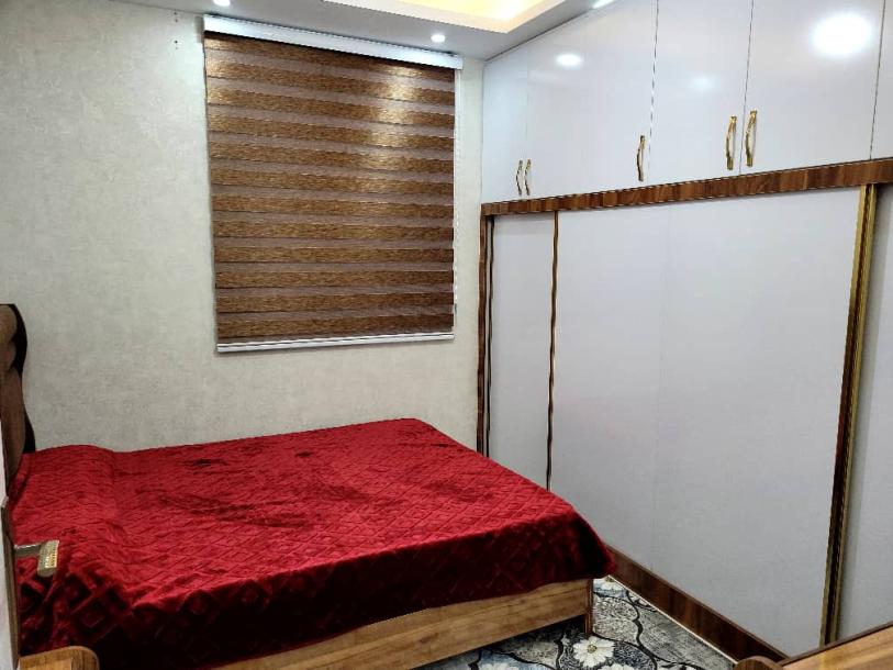 آپارتمان ۱۱۷ متری طبقه ۷ برج بهارستان رو به بلوار-7