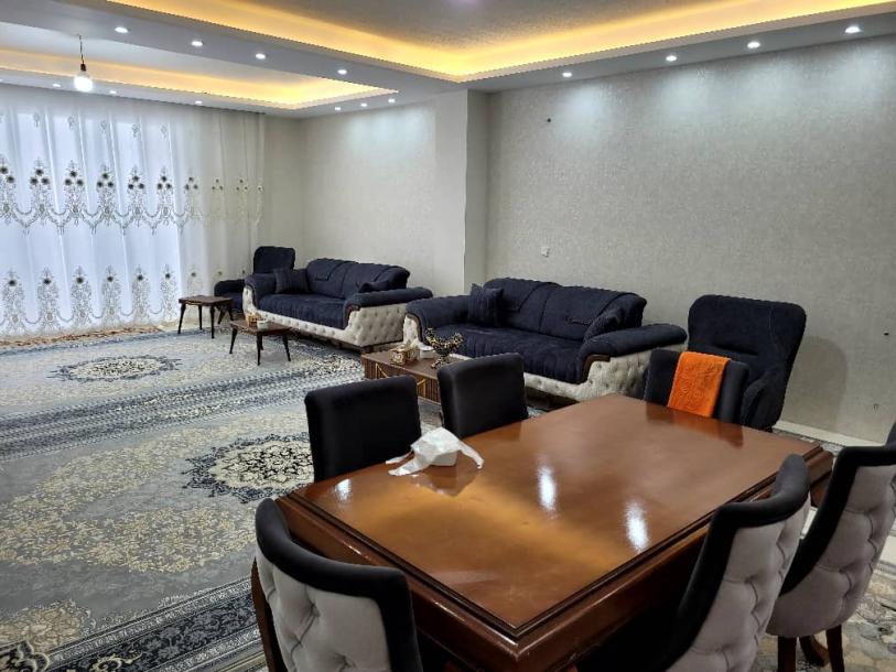 آپارتمان ۱۱۷ متری طبقه ۷ برج بهارستان رو به بلوار-3